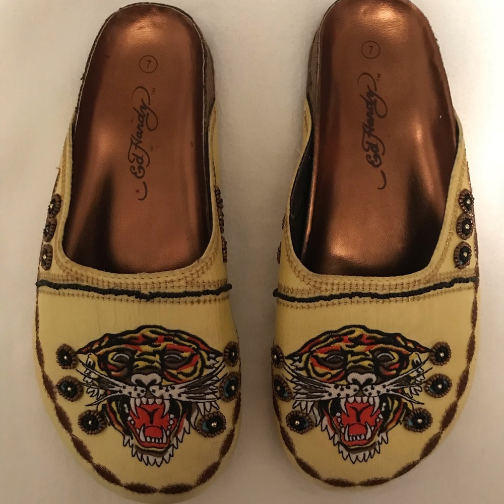 ED HARDY SLIP ON SHOES, very pretty 🌹unique